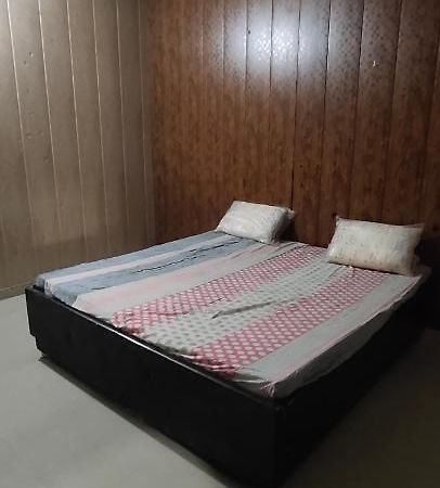 Radha Madhav Apartman Vrindávan Kültér fotó
