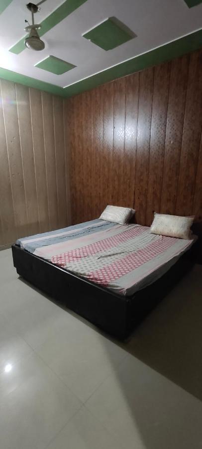 Radha Madhav Apartman Vrindávan Kültér fotó