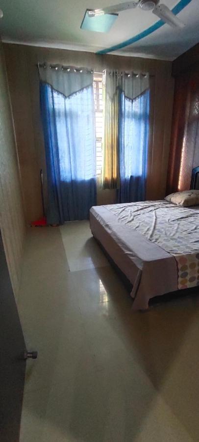 Radha Madhav Apartman Vrindávan Kültér fotó